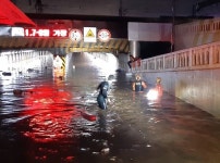 부산 지하차도, 저수지로 돌변…6년전 우장춘로 비극 판박이