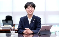 [화보] 티셔츠·청바지·정장… 류호정 의원 즐겼던 옷은?