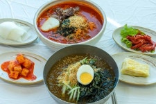 서핑성지 양양 또다른 ‘맛’···정용진 2시간 줄세운 수제 버거집