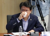 강제동원 아니라면서 인력 투입…방송서 지적당한 황운하