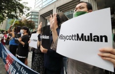 “버스안내양 모욕” 상영 중단도…뮬란 계기로 본 영화 보이콧