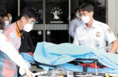 “피고인 신문 전면 거부” 밝힌 정경심, 법정서 쓰러져