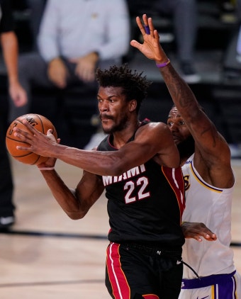 '버틀러 40점' NBA 마이애미, 파이널 2패 뒤 첫 승