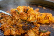 춘천 맛대결! 정용진 막국수, 검색 1등 닭갈비, SNS 스타 감자빵