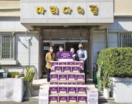 [라이프 트렌드&] ‘공감박스’ 프로그램, 태블릿PC 지원 코로나 시대 소외된 이웃과 온정 나눠