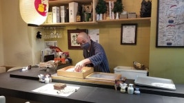 [윤설영의 일본 속으로]불 꺼지는 긴자…고급 스시집·152년 도시락 가게도 문 닫았다