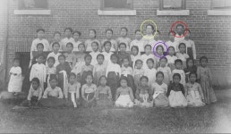 13살 유관순 열사 추정 단체사진 공개…공주 영명학교 선교사 촬영