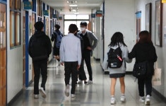 서울 중1·고1에 입학준비금…조희연 무상교복 대신 탈교복