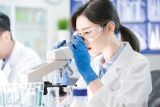 [제약&바이오] 코로나19 치료제 선점한다 개발 가속도 붙은 K바이오