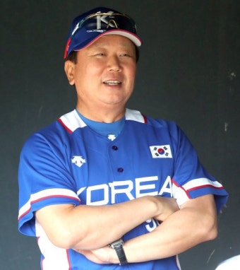 '국보' 선동열, 투수 인스트럭터로 KT 캠프 찾는다