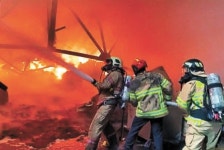 [사진] 인천 만석동 가구공장서 큰불