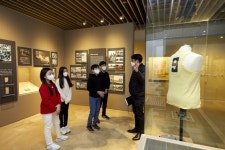 [소년중앙] 뭐가 달라졌을까요, 엄마·아빠 다녔던 학교 vs 지금 우리들 학교