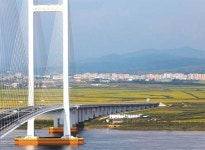 바이든 첫해 북·중 밀착하나 “신압록강대교 연내 개통 가능성”