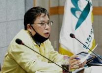 한의원 원장에 성희롱 댓글···김정식 미추홀구청장 고소당해