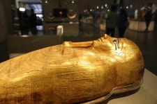 수에즈 막힌건 파라오의 저주? 미라 22구 행진이 만든 소문