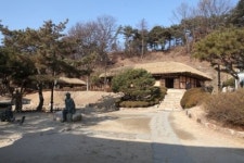 [더오래]딸네한테 받은 휴가길에 찾아뵌 요양병원 어머니