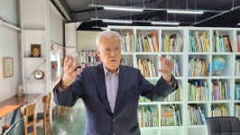 탈원전은 웃음거리…사재 털어 도서관 만든 원자력 대부
