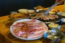 향어백숙으로 몸보신, 곤드레와플로 입가심…섭섭하면 감자붕생이