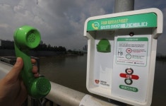 다리 위 극단선택 시도 여성…그를 살린 경찰의 한마디