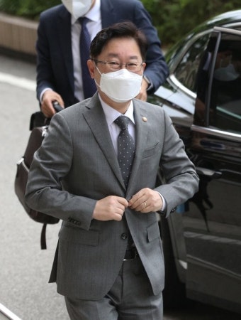 ‘내로남불’ 논란에도 밀어붙이는 박범계…