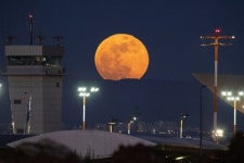 [이 시각] 구름에 가려 못본 슈퍼 블러드문…사진으로 보는 장관