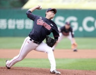 정훈 3안타 2타점…  프로야구 롯데, SSG에 2연승