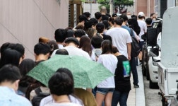 편의점에도 매출 뒤진 백화점, 코로나로 또 통째 문 닫나 긴장