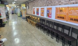 4차 유행 불안, 약속도 취소 사무실서 밥 시켜먹는 직장인들