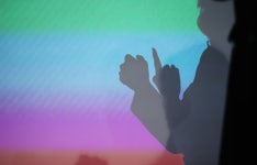 수어통역 뺀 코로나 브리핑…청각장애인 소송, 정부에 이겼다