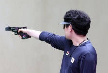 [속보] 사격 한대윤, 25m 속사권총 메달 획득 실패…값진 4위
