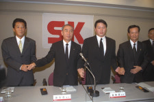 최종현 SK 선대회장 23주기…추모식 없이 가족들만 참석