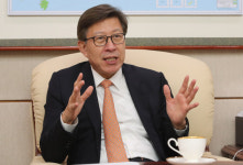 남양유업 회장 부인 14명 모임…박형준 시장 그자리 있었다