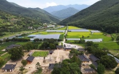 불친절한 길인데 걷게 된다…지리산둘레길 연 ‘파이브 아이즈’