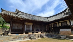 하동 명소 ‘최참판댁’은 세트장, 진짜 하동 천석꾼 집은 여기