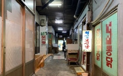 개 식용 금지? 장사 접으란 말 전국 유일 개시장 가보니 [르포]