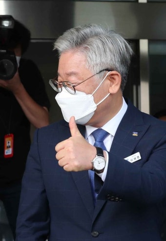 이재명 변호사비 공방…강찬우 “동기 변론, 대장동 자문 별개”