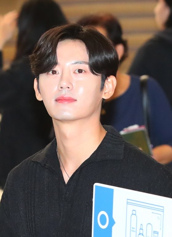 이지훈, 가정폭력 논란에 폭행 사실 없다 공식 입장 밝혀