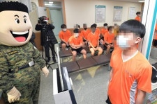 군대 다녀와야 남자지…2030 분노 부른 병무청 5분 영상