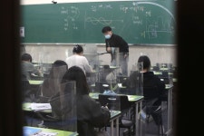 '수능 한파' 없지만 중부 지방 약한 비…"수험생 일교차 유의"