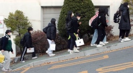 응원 함성 사라진 고사장···부산·경남 5만8000명 응시[영상]