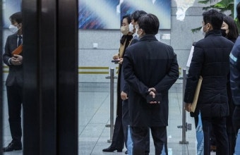 공수처 '이성윤 공소장 유출' 압색 대상에 '친정부' 신성식 포함