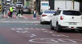 한밤 드라이브 하려면…65세 이상 운전자는 VR테스트 본다