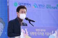 손가락 절단 소동 뒤 폭죽 터트렸다…끔찍했던 그날의 행사