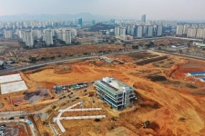 3월 개교인데 건물 달랑 한채 한전공대, 듣도 보도 못한 특혜 [윤석만 논설위원이 간다]