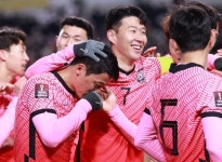 벤투 감독 아이슬란드전 경기력 만족...부상 손흥민·황희찬 주시