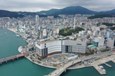 롯데타워 안 짓자 뿔난 부산시…“롯데백화점 임시사용 연장없다”엄포