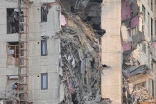 광주 아파트 붕괴현장 27층서 매몰자 발견…“잔해로 접근 난항”