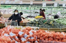 대형마트 지으니, 시장 손님 늘었다…그래도 20배 규제 법안