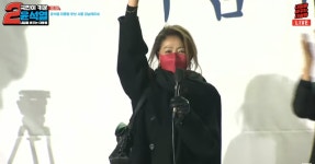 서울시청 尹유세 김부선 깜짝등장 승리땐 옥수동 누나 댄스