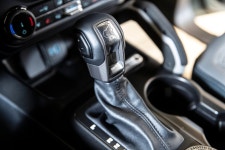 25년만에 야생마 돌아왔다…전설적 오프로드SUV, 국내상륙 [車~알칵]